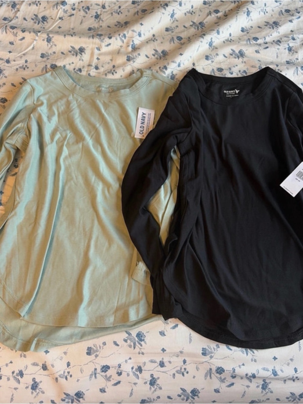 Old Navy girl’s XS bundle Long Sleeve Crewneck Top - Sage Green & Black